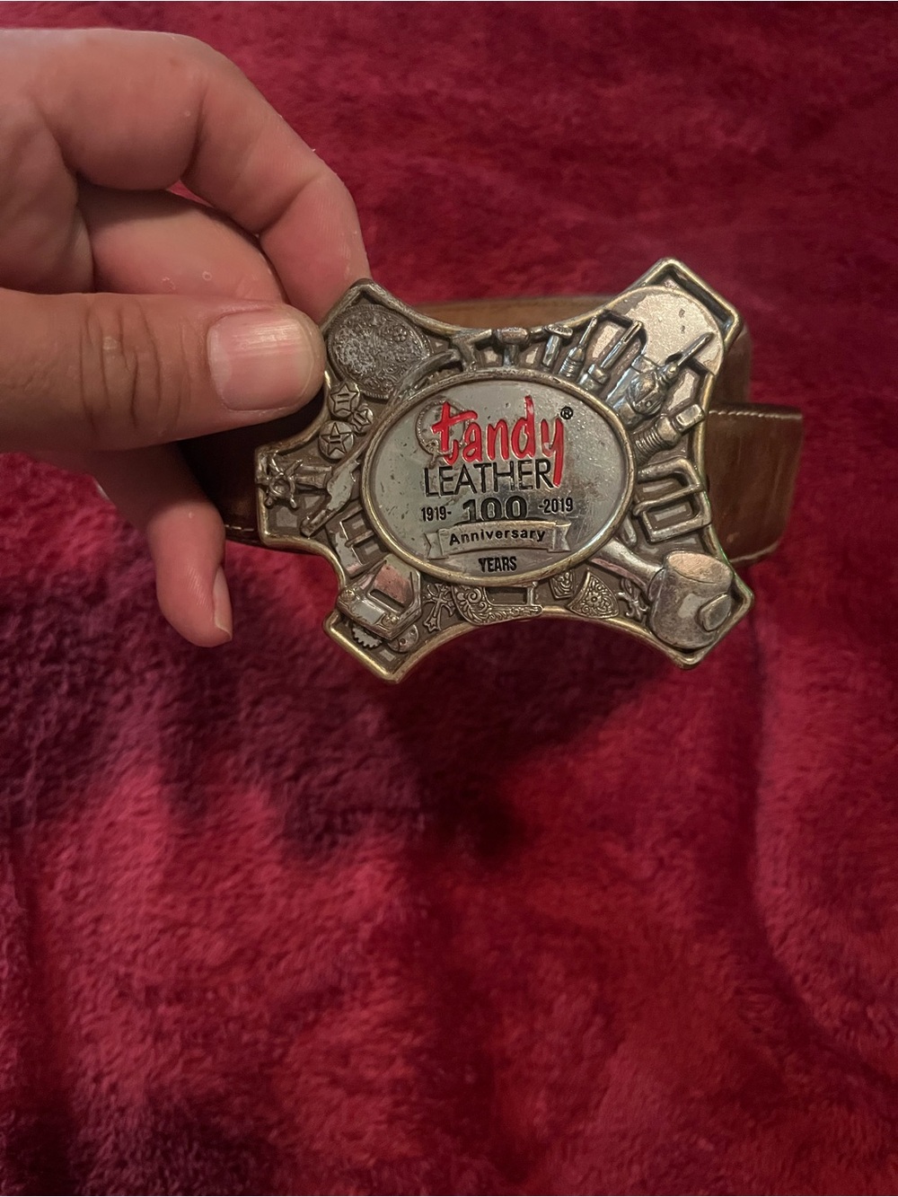 Tandy/ 3D Leather Belt with Silver-Tone Decorative Buckle and Red Accents